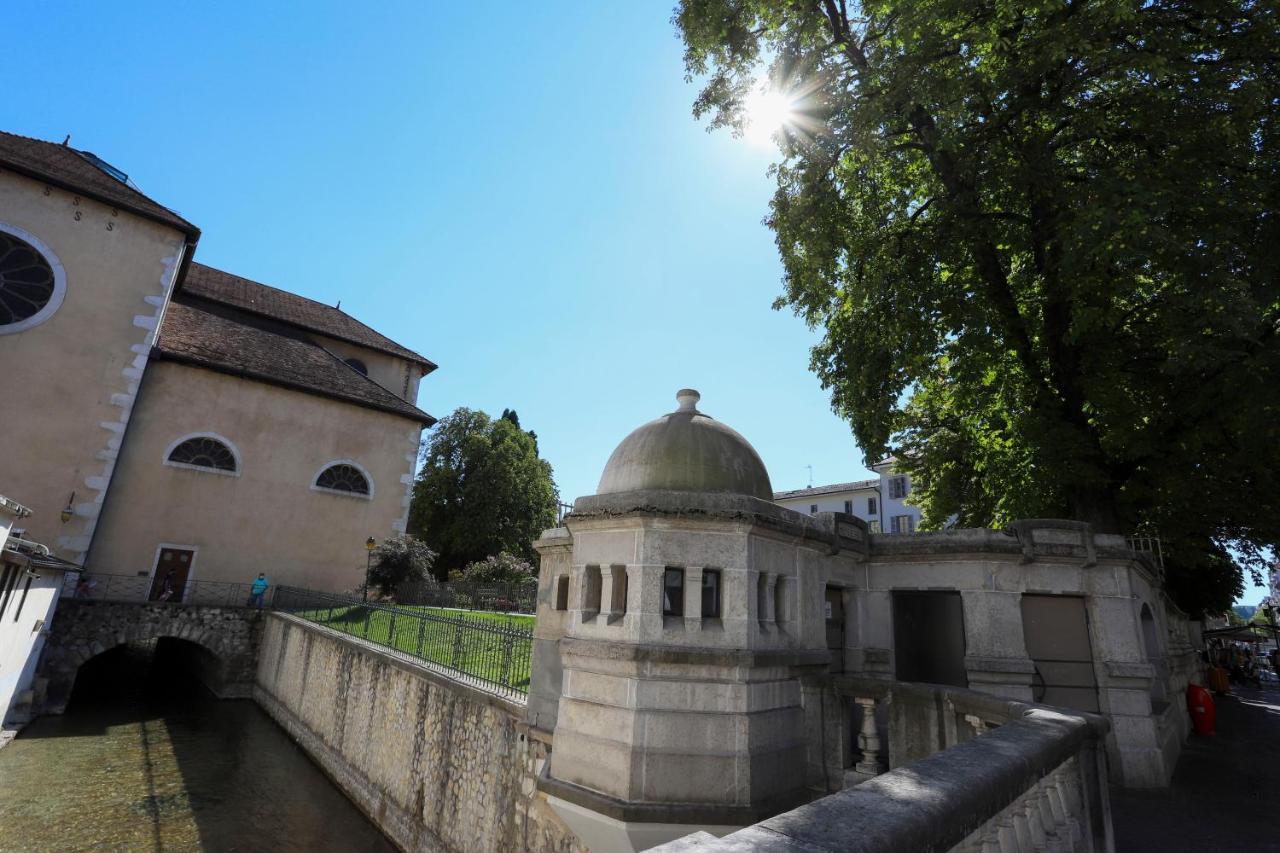 Royalement Bien ! Hyper-Centre - Wifi - Netflix - Disney Plus Annecy Luaran gambar